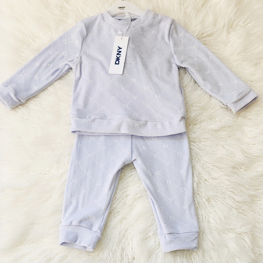 SOLD!!!NWT Very Chic DKNY Kids 2 Piece Set in Soft Lavender/Blue. 9-12M.
